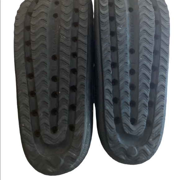 Womens BeBe Flip Flops Slides Black size 8 - Picture 3 of 3